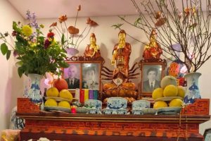 trang trí bàn thờ ngày tết đơn giản