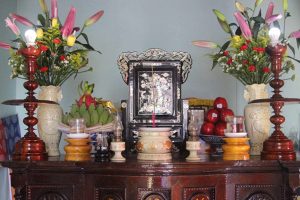trang trí bàn thờ ngày tết đơn giản