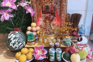 trang trí bàn thờ ngày tết đơn giản